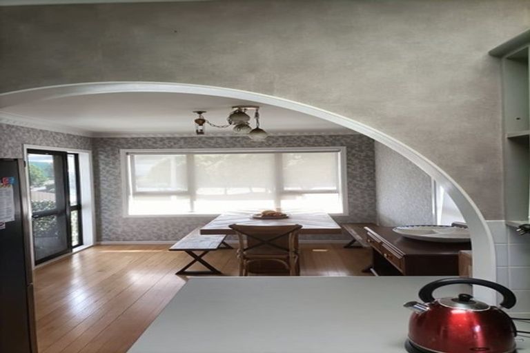 Photo of property in 5 Sutton Crescent, Papatoetoe, Auckland, 2025