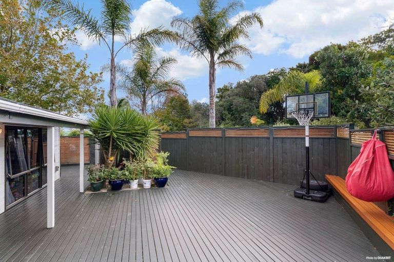 Photo of property in 5 Hutchinsons Road, Bucklands Beach, Auckland, 2014
