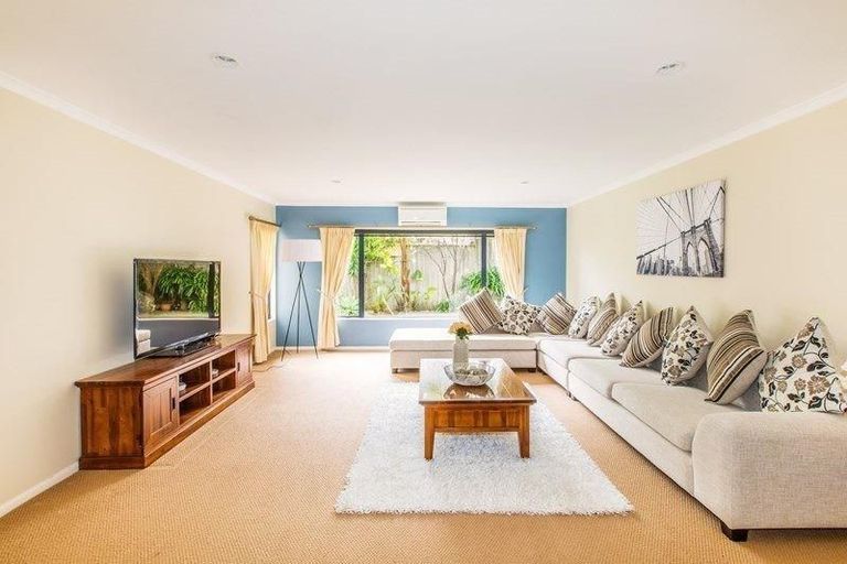 Photo of property in 10 Skye Road, East Tamaki Heights, Auckland, 2016