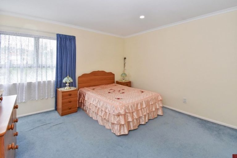 Photo of property in 12 Pistachio Place, Goodwood Heights, Auckland, 2105