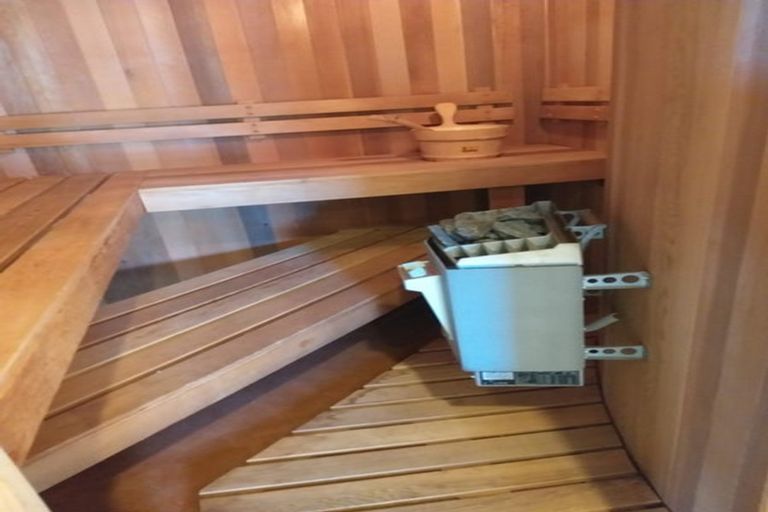 Photo of property in 4 Adelie Place, Murrays Bay, Auckland, 0630