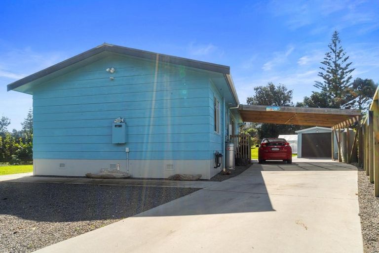 Photo of property in 591 Pukehina Parade, Pukehina, Te Puke, 3189