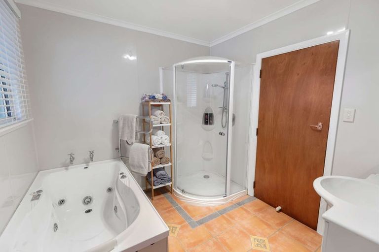 Photo of property in 83 Broadway, Stratford, 4332