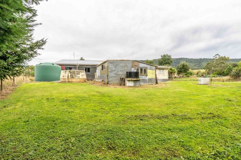 Photo of property in 882 Tahakopa Valley Road, Tahakopa, Owaka, 9586