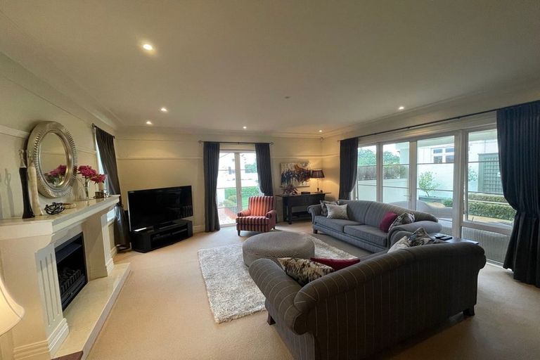 Photo of property in 11 Fairfield Lane, East Tamaki Heights, Auckland, 2016