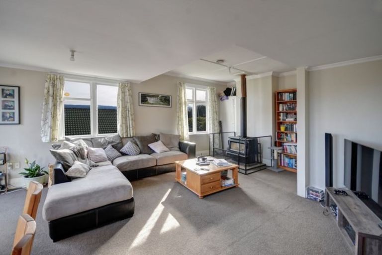 Photo of property in 10 Chatham Street, Waihola, Milton, 9073