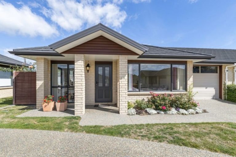 Photo of property in 20 Ian Peter Way, Otaki, 5512