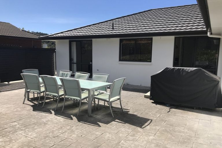 Photo of property in 60 Roberta Crescent, Orewa, 0931
