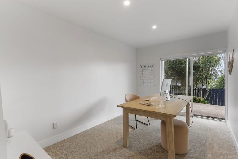 Photo of property in 3 Francis Avenue, Stanmore Bay, Whangaparaoa, 0932