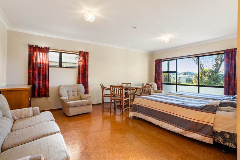 Photo of property in 115 Park Avenue, Whangamata, 3620