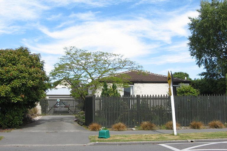 Photo of property in 4 Royal Park Drive, Parklands, Christchurch, 8083