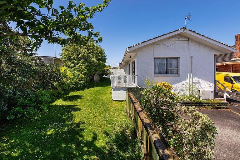 Photo of property in 1/138 Hutchinson Avenue, New Lynn, Auckland, 0600