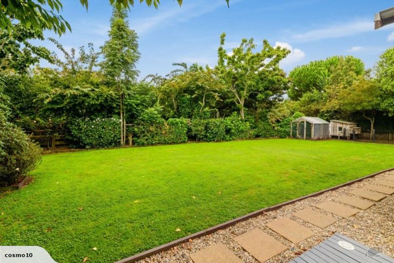 Photo of property in 16 Caulfield Place, Pukehangi, Rotorua, 3015