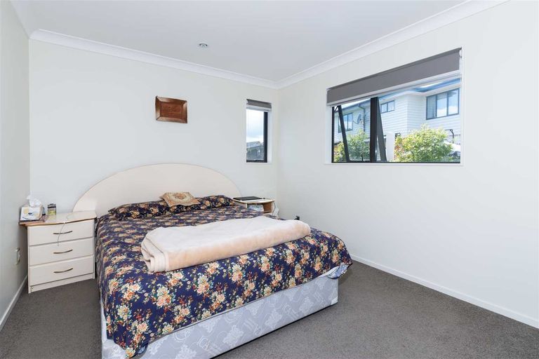 Photo of property in 23 Midhurst Avenue, Henderson, Auckland, 0612