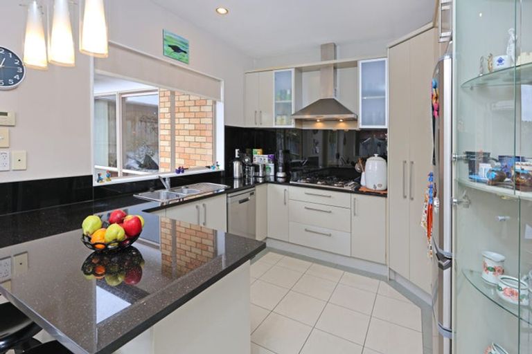 Photo of property in 80 San Marino Drive West, Henderson, Auckland, 0612