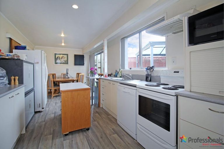 Photo of property in 8 Harrier Place, Papakura, 2110