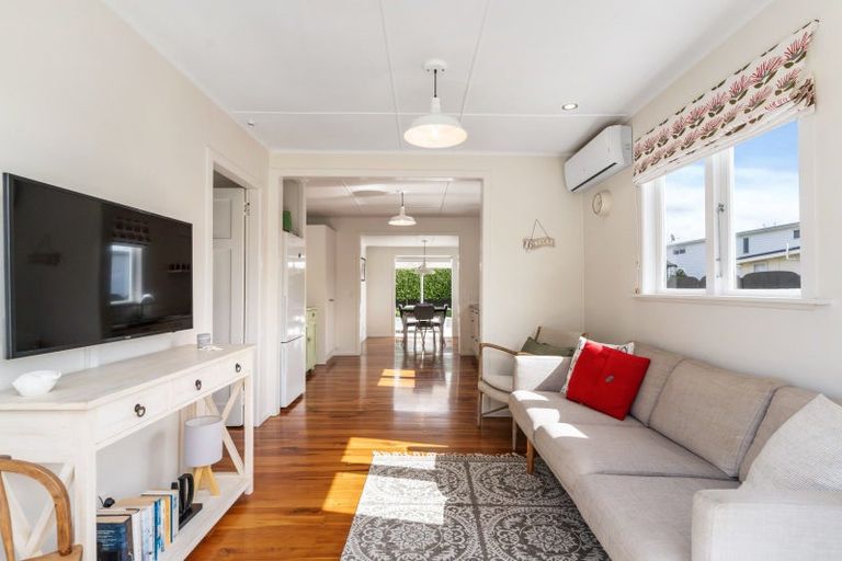 Photo of property in 205a Ocean Road, Whangamata, 3620