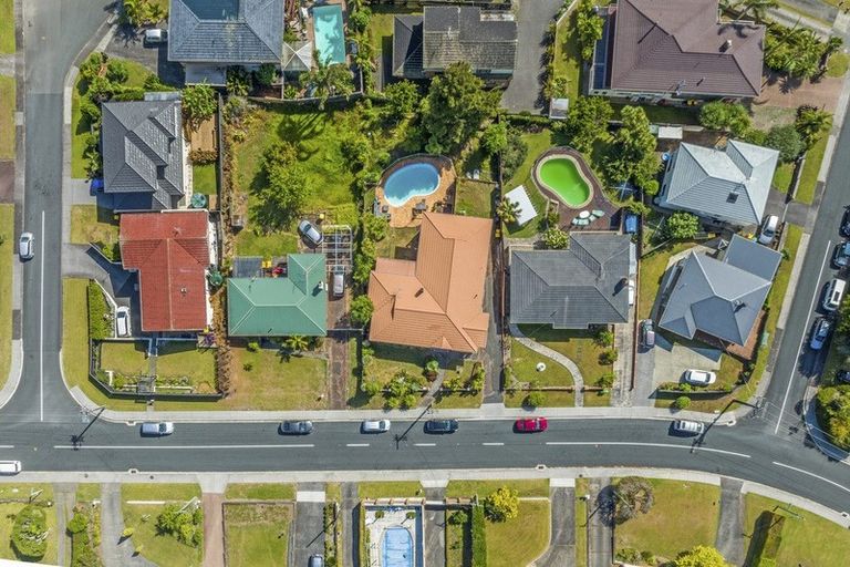 Photo of property in 71 Jaemont Avenue, Te Atatu South, Auckland, 0610