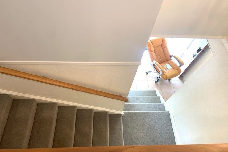 Photo of property in 25 Schnapper Rock Road, Greenhithe, Auckland, 0632