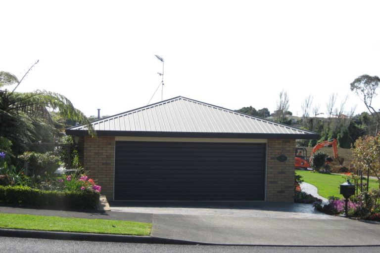 Photo of property in 2 Cannon Street, Westown, New Plymouth, 4310