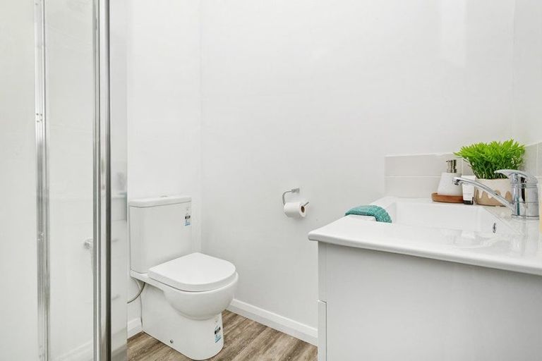 Photo of property in 6c Rewa Terrace, Tawa, Wellington, 5028