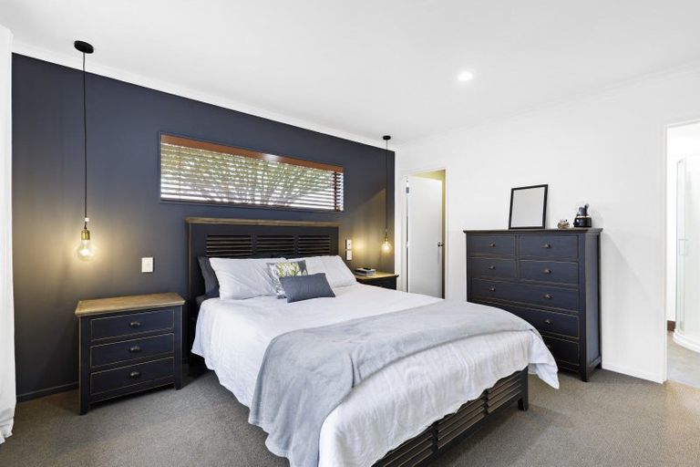 Photo of property in 16 Daniel Place, Kelvin Grove, Palmerston North, 4414