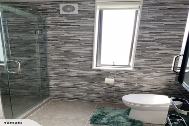 Photo of property in 2/31 Kenderdine Road, Papatoetoe, Auckland, 2025