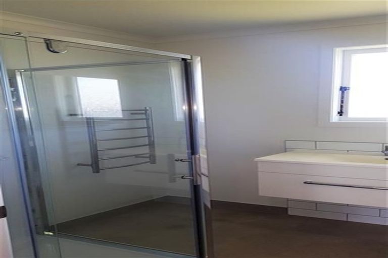 Photo of property in 27 Hill Crescent, Papakura, 2110