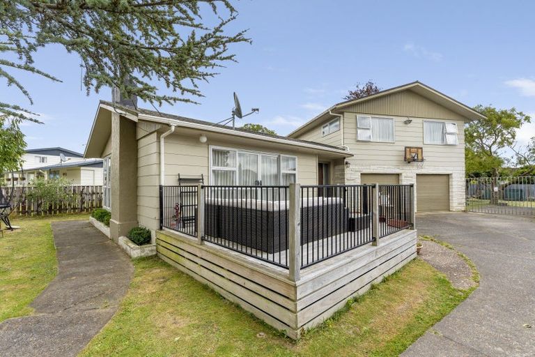 Photo of property in 1 Totara Place, Pahiatua, 4910