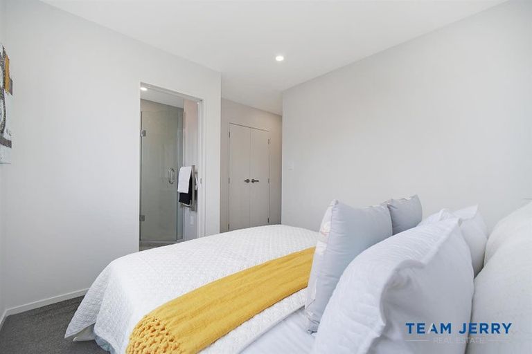 Photo of property in 63 Whare Kauri Road, Papakura, 2110