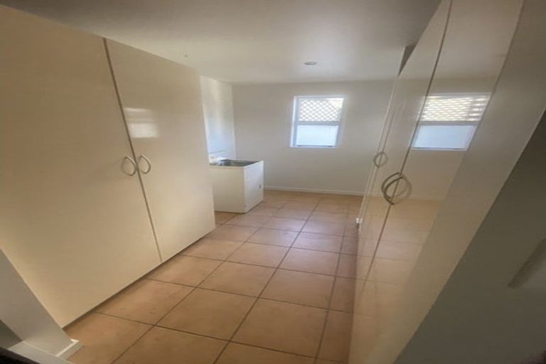 Photo of property in 1/5a Madeley Road, Mount Pleasant, Christchurch, 8081