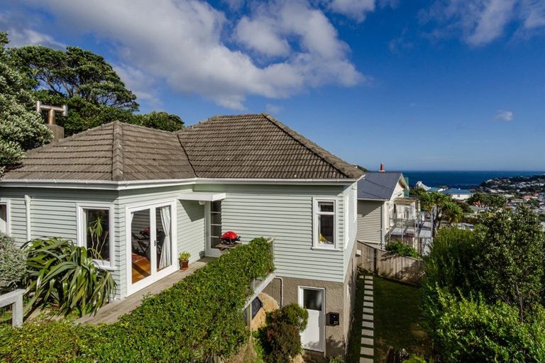 Photo of property in 27 Hudson Street, Island Bay, Wellington, 6023