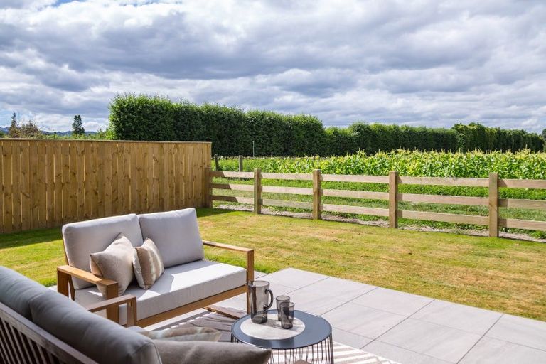 Photo of property in 6b James Kidd Place, Greytown, 5712