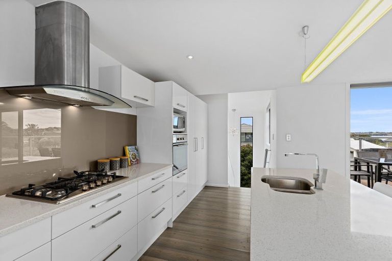 Photo of property in 9 Arohia Place, Snells Beach, 0920