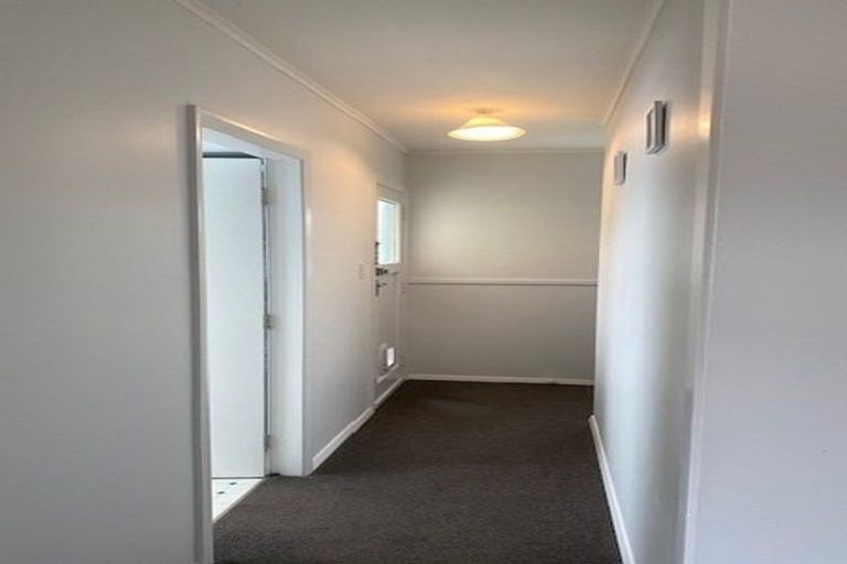 Photo of property in 10 Oriel Place, Tawa, Wellington, 5028