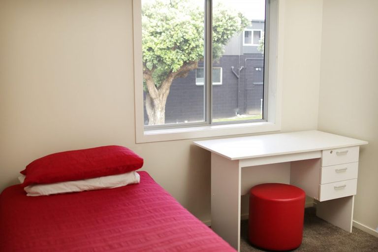 Photo of property in The Strand, 5/16 Ronald Street, Strandon, New Plymouth, 4312