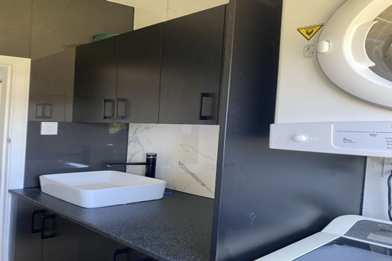 Photo of property in 112 Upper Fitzherbert Road, Wainuiomata, 5373