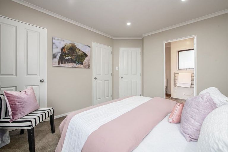 Photo of property in 348b Royal Road, Massey, Auckland, 0614