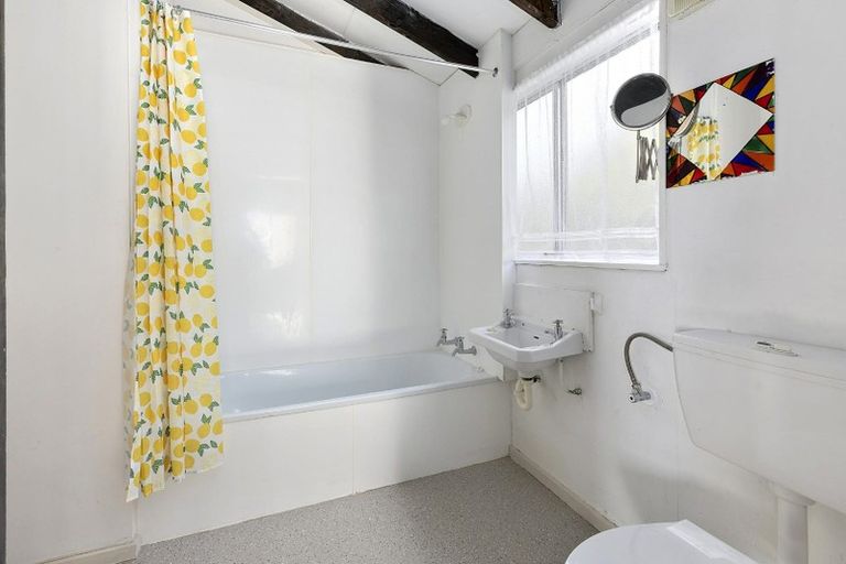 Photo of property in 9 Oldham Way, Crofton Downs, Wellington, 6035