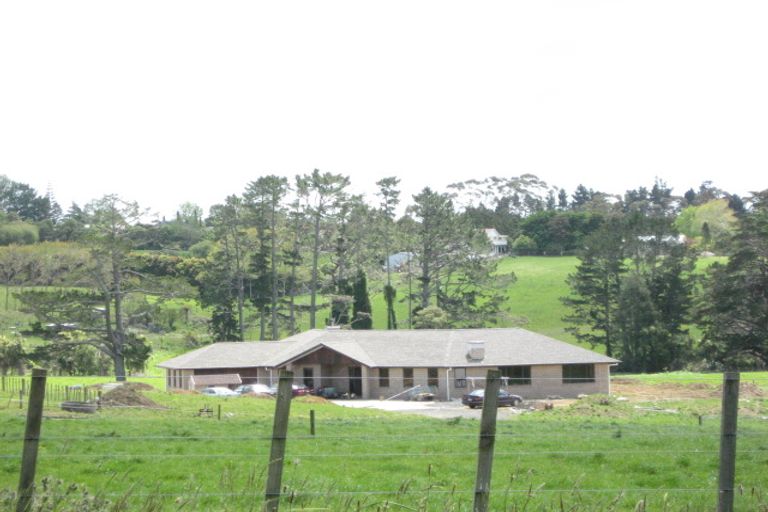 Photo of property in 60 Hanham Road, Kumeu, 0891