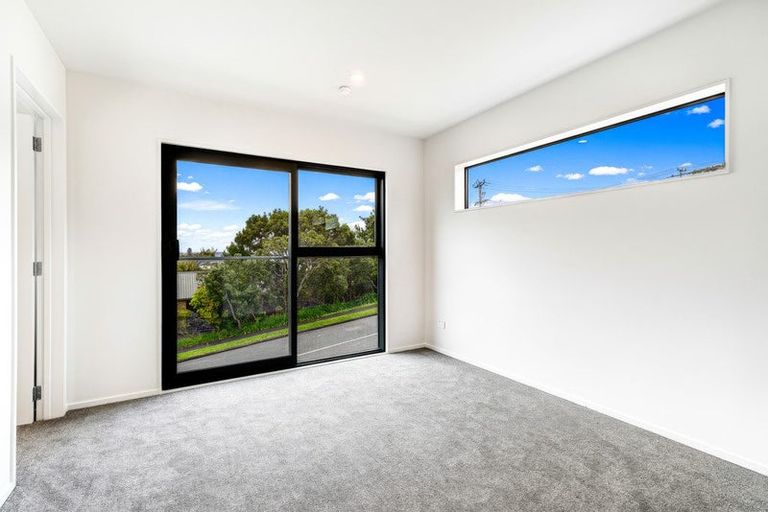Photo of property in 2c Tiri View Place, Waiake, Auckland, 0630