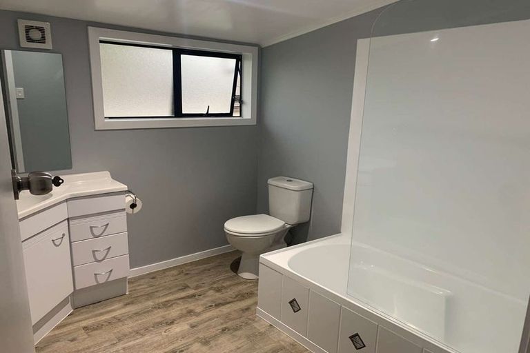 Photo of property in 25 Hillcrest Road, Hatfields Beach, Orewa, 0931