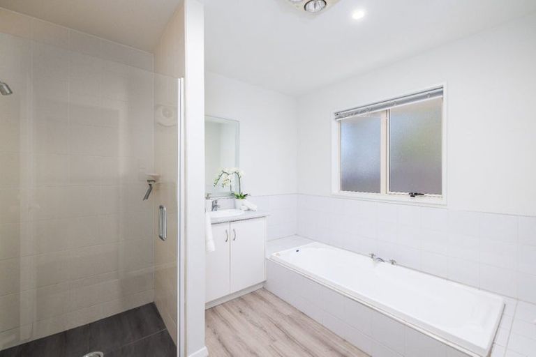 Photo of property in 19a Lake Terrace Road, Burwood, Christchurch, 8061