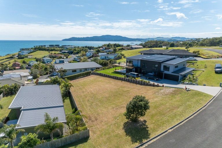 Photo of property in 41 Dudley Crescent, Cable Bay, 0420