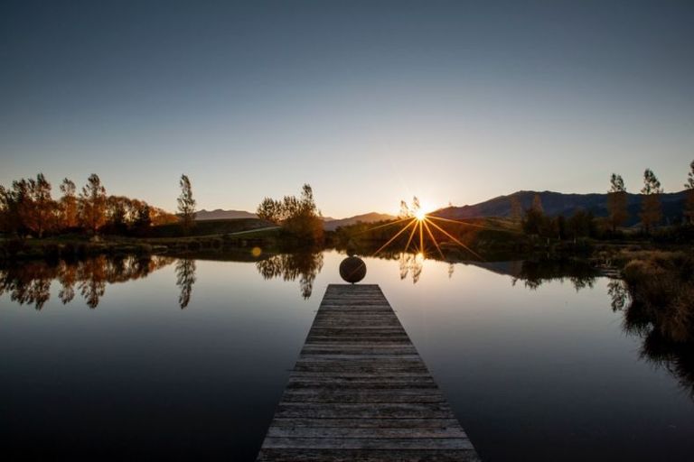 Photo of property in 10 Bendemeer Lane, Lake Hayes, Queenstown, 9371