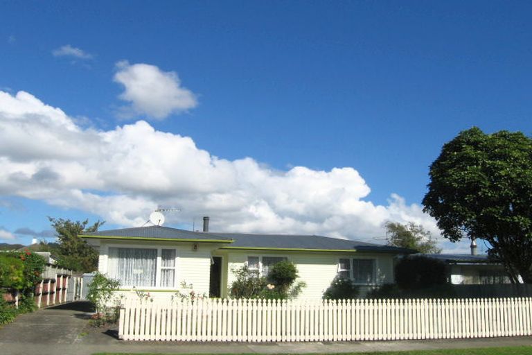 Photo of property in 3 Bonnie Glen Crescent, Ebdentown, Upper Hutt, 5018