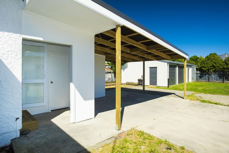 Photo of property in 17 De Lautour Road, Kaiti, Gisborne, 4010