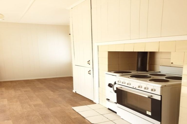 Photo of property in 56 Old Wairoa Road, Papakura, 2110