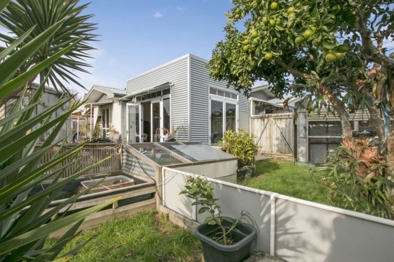 Photo of property in 2 Major Street, Katikati, 3129