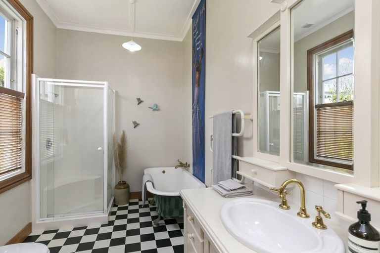 Photo of property in 15 Marsden Avenue, Karori, Wellington, 6012